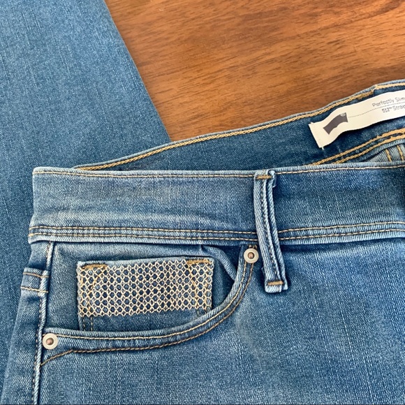 ❌SOLD Women's Levis 512 Perfectly Slimming Straigh - Picture 5 of 7